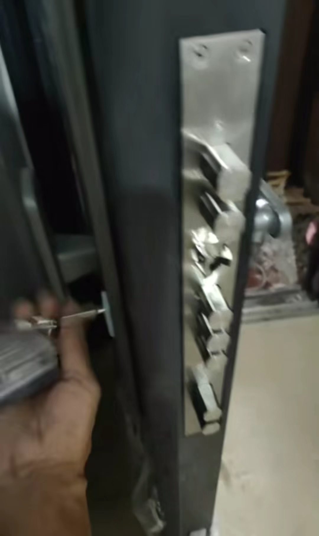 大门安装