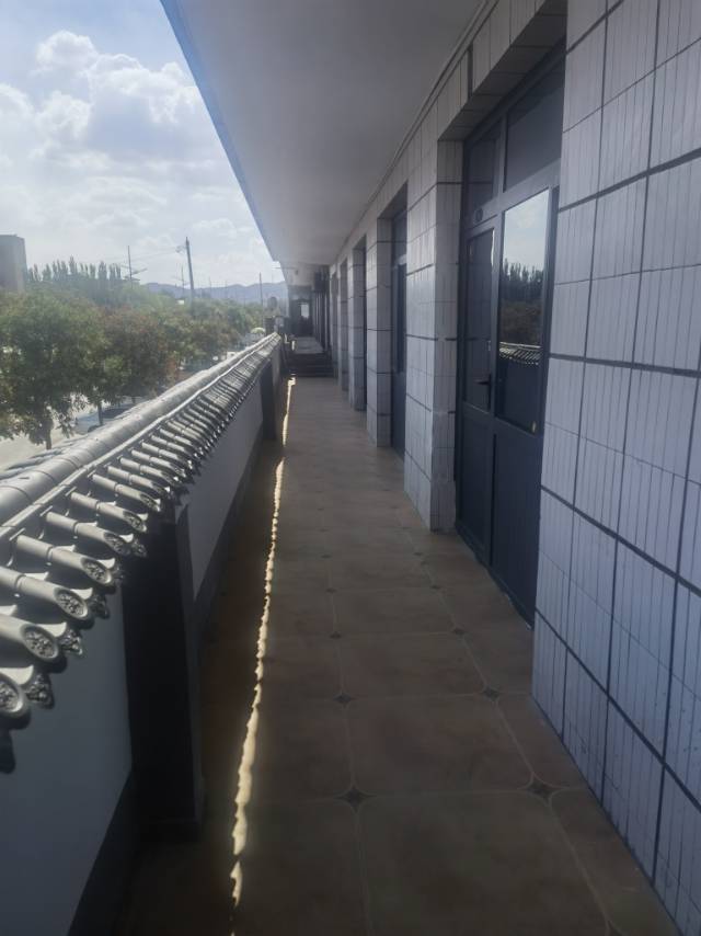 乌达区巴音赛西街商铺
