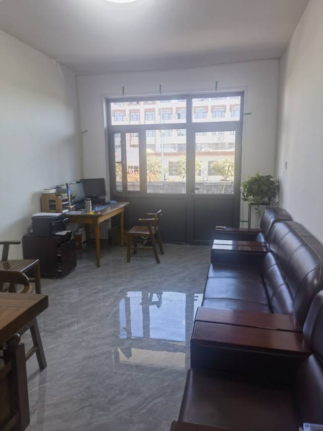 乌达区巴音赛西街商铺