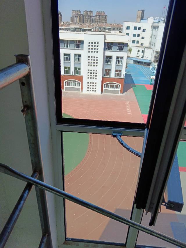 维修各种门窗疑难杂症