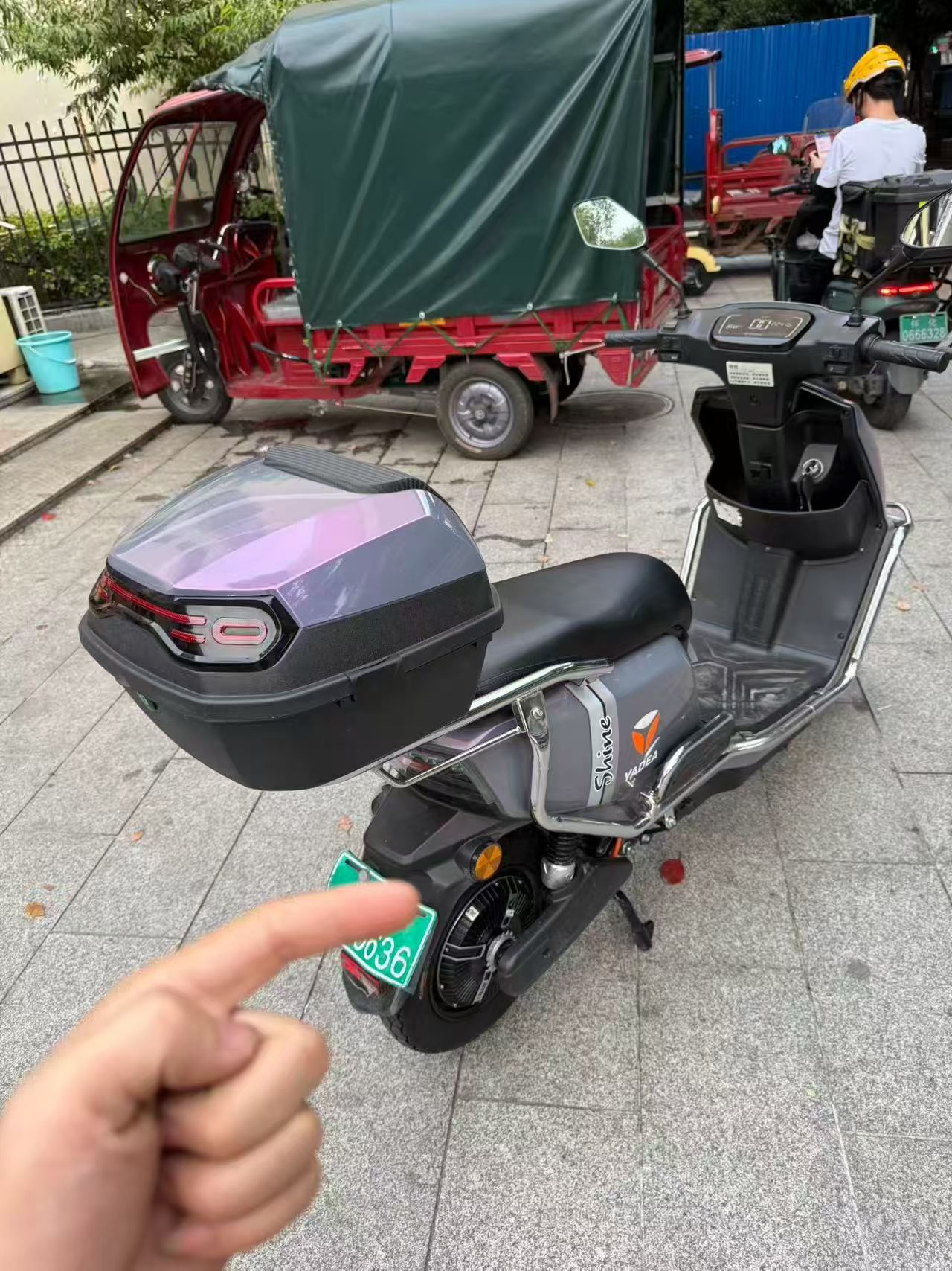 雅迪欧锐 72 伏电动车