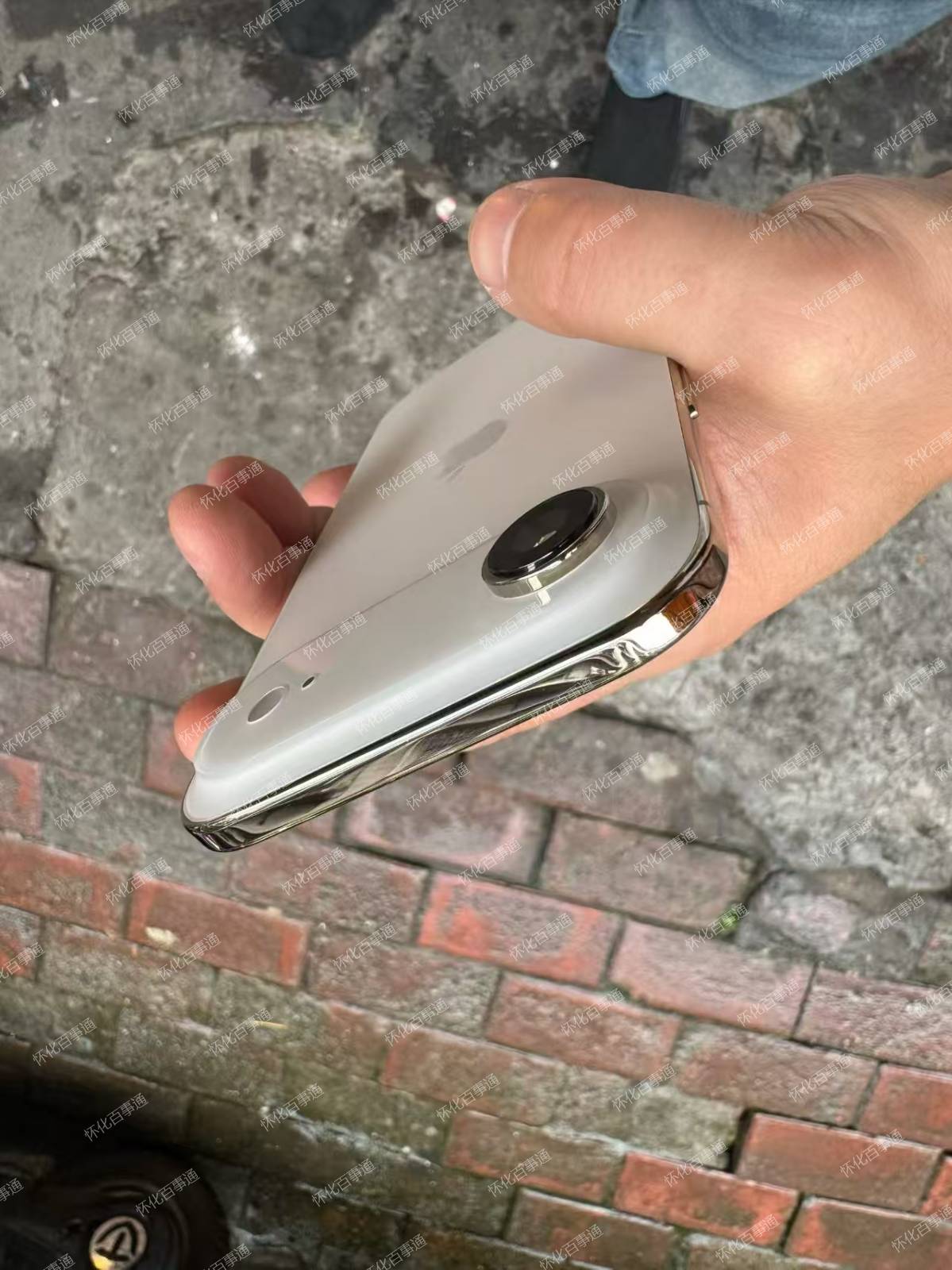 苹果17Air（5G）国行256-才用10多天，成色新。电池100-充电20多次。现在4Xxx