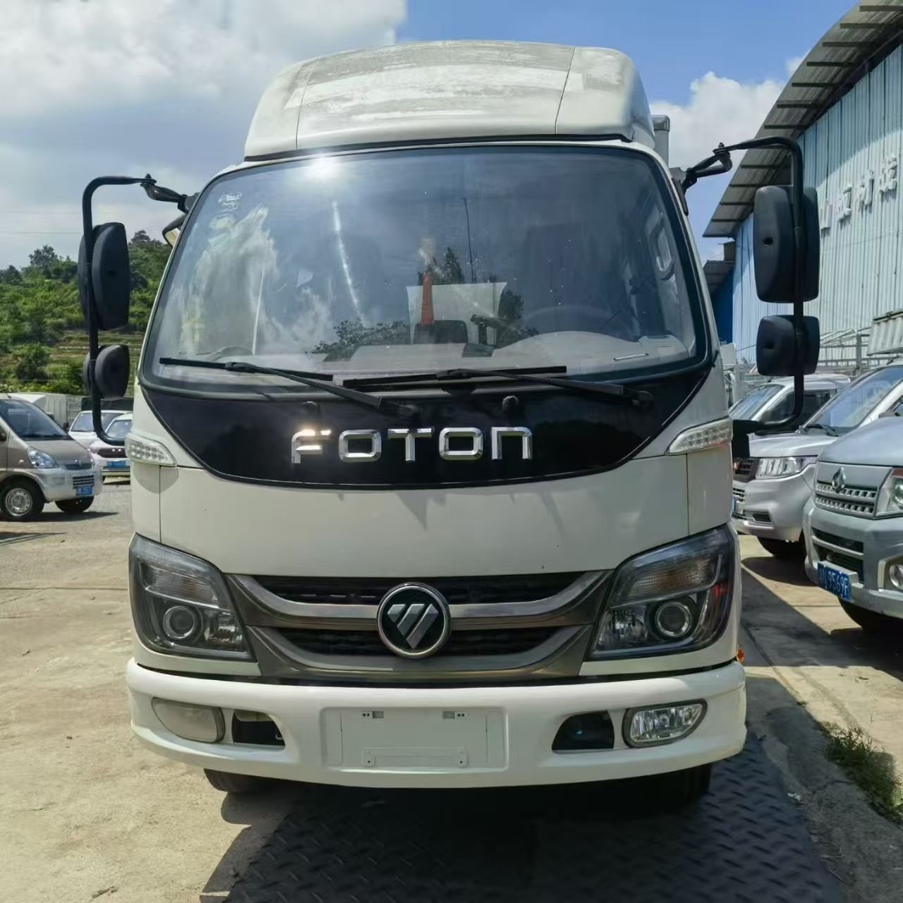 褔田双排厢式货车，柴油，气刹，货厢长3.2米