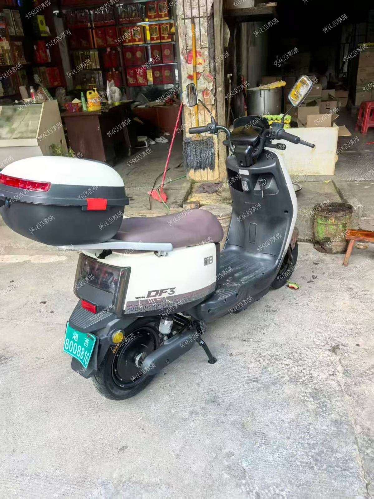 新日绿牌电动车，72V6个电瓶，充满电能跑50公里左右，成色不错，正规绿牌，不需要驾驶证