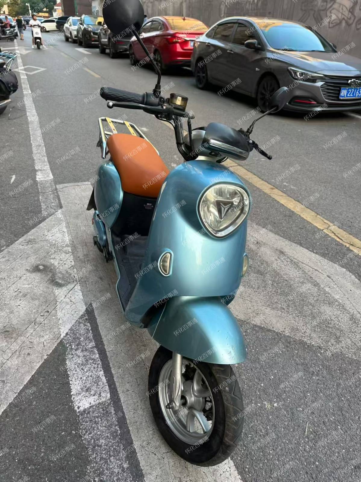要便宜绿牌车的看过来，成色看图，电瓶不错，能跑三四十公里，72V，6个电瓶，价格便宜，只要999元！不议价