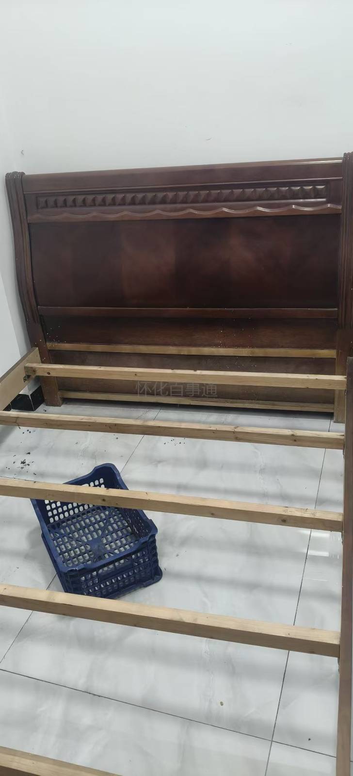 出售闲置床一张，带床板床垫，床垫9成新