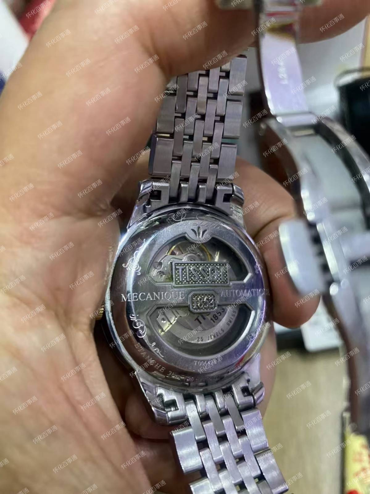 天梭机械手表，保正品，支持专柜验货，价格都在千把块左右的，喜欢的来