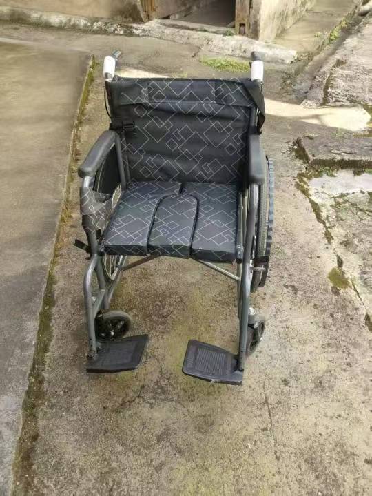 出病人坐的轮椅