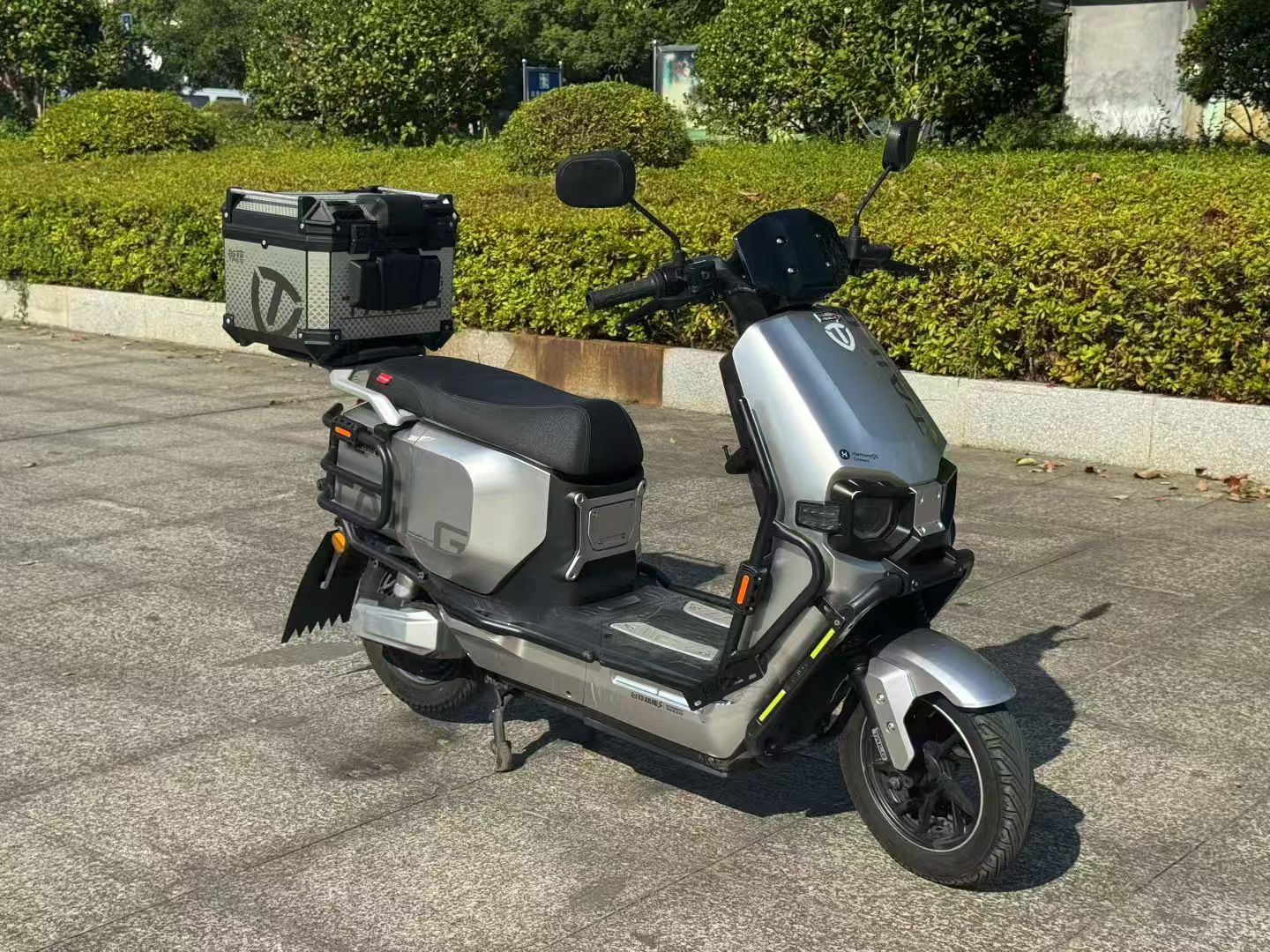 台铃苍穹电动车72伏六块大电池 支持蓝牙，无感解锁