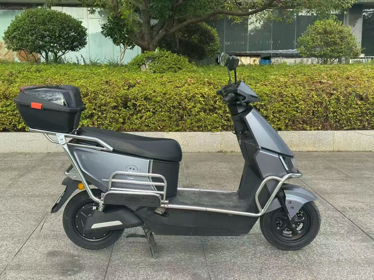 绿佳电动车，劲大跑得远，96V 8个电池，全系原装