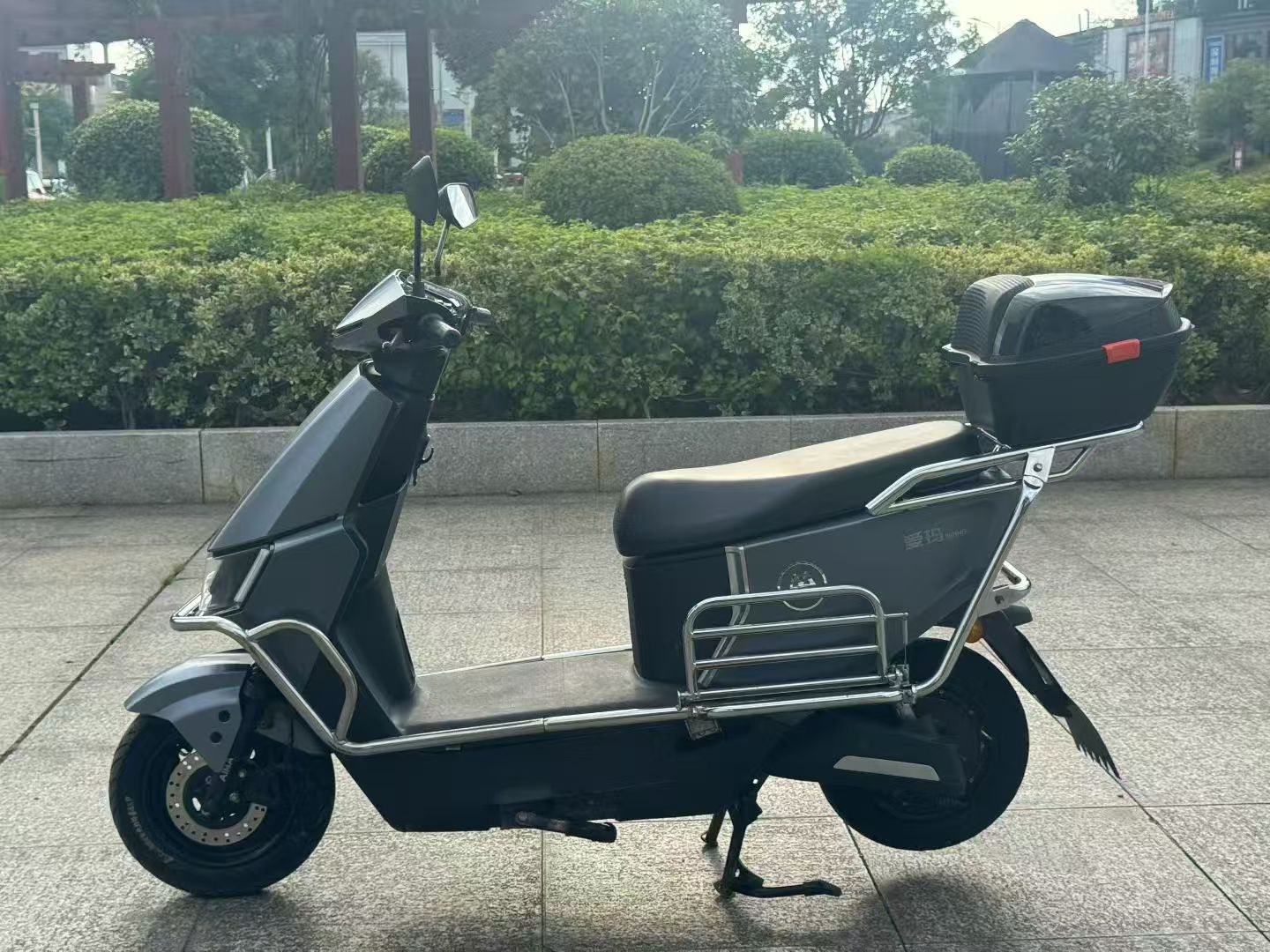 绿佳电动车，劲大跑得远，96V 8个电池，全系原装