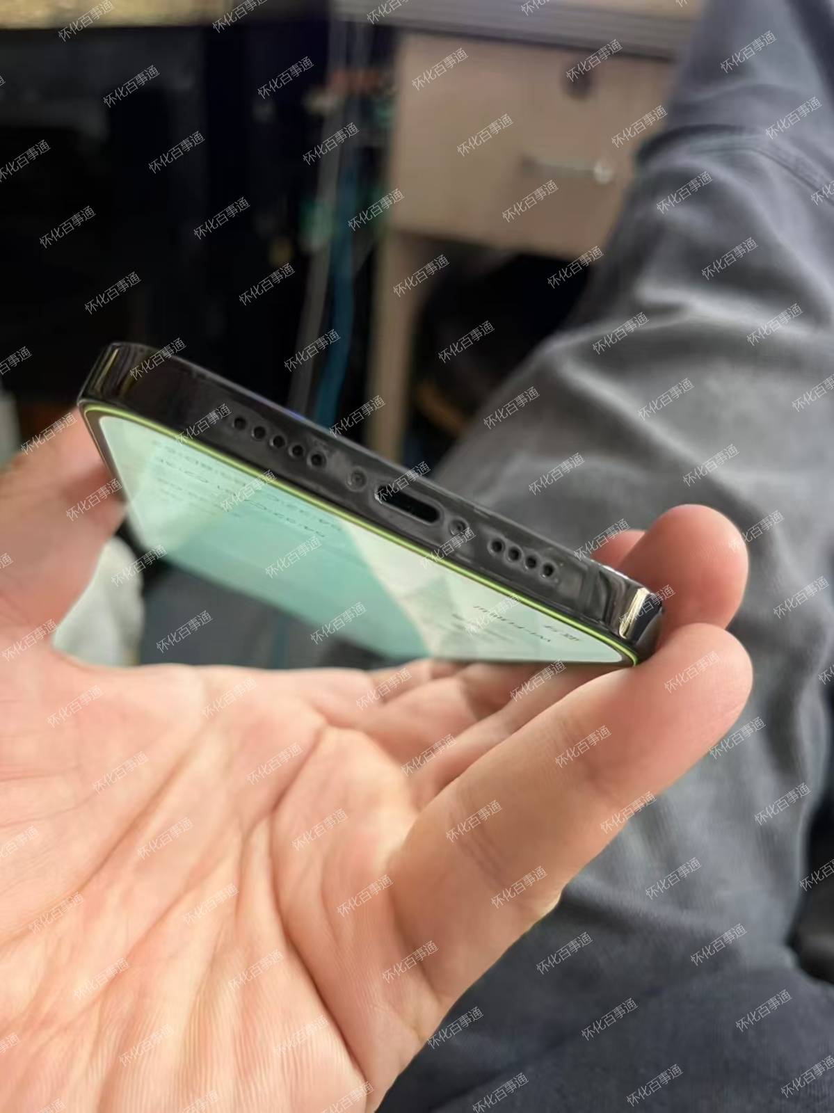 14promax一台，256G内存，成色看图，换屏和后盖，电池94，面容好，主板无修，功能完好，价格便宜