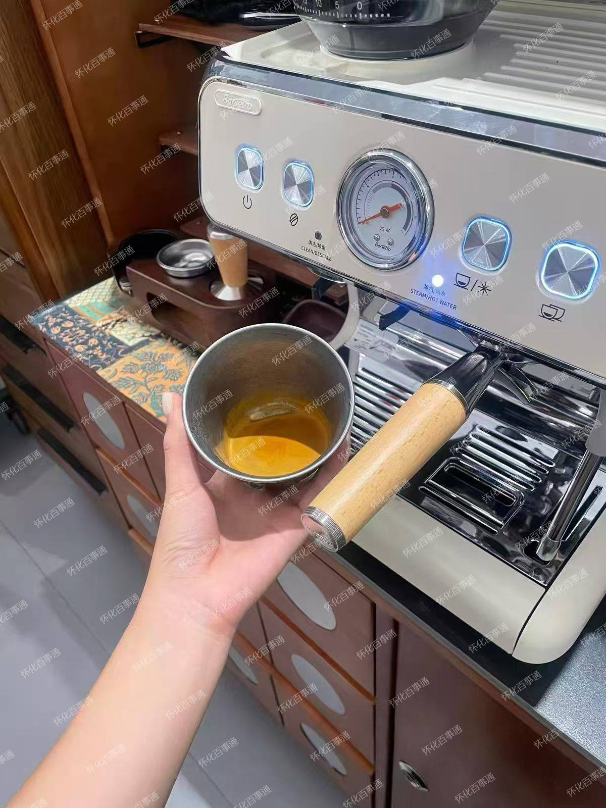 咖啡机一台