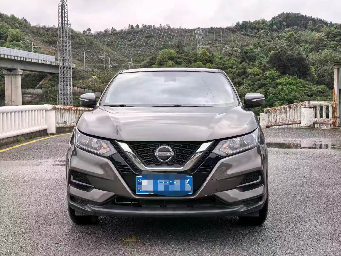日产逍客排量2.0L 自动挡 ，版车况 三个面油漆