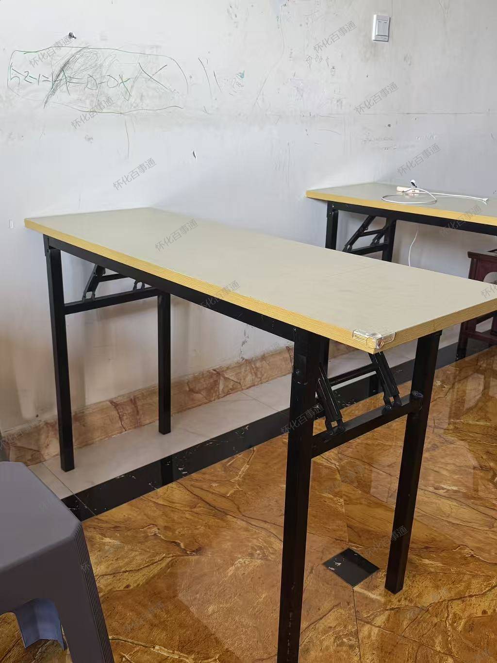 折叠桌，尺寸120x40cm，高度大概70cm