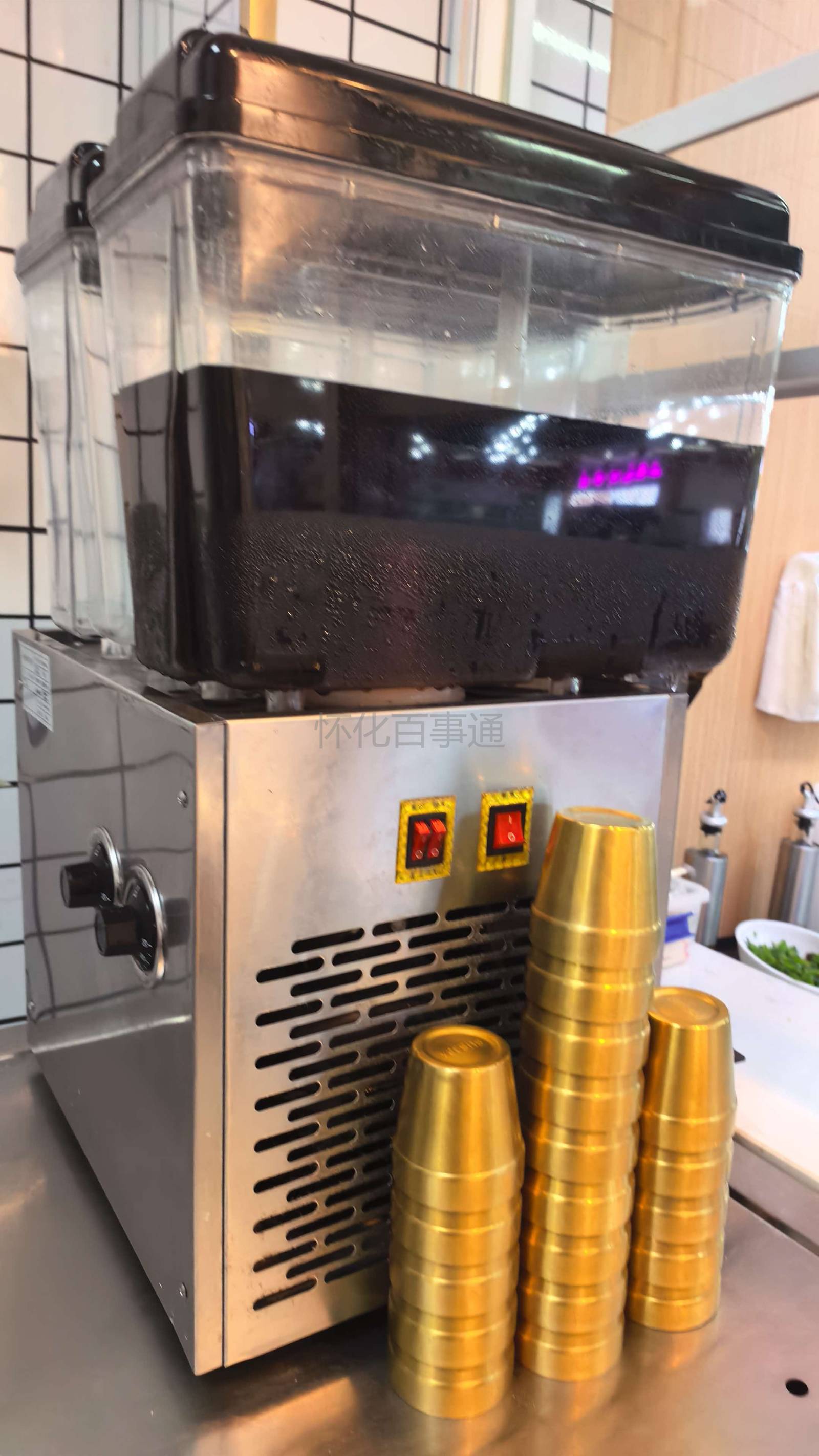 双缸饮料机 + 金色杯子一批