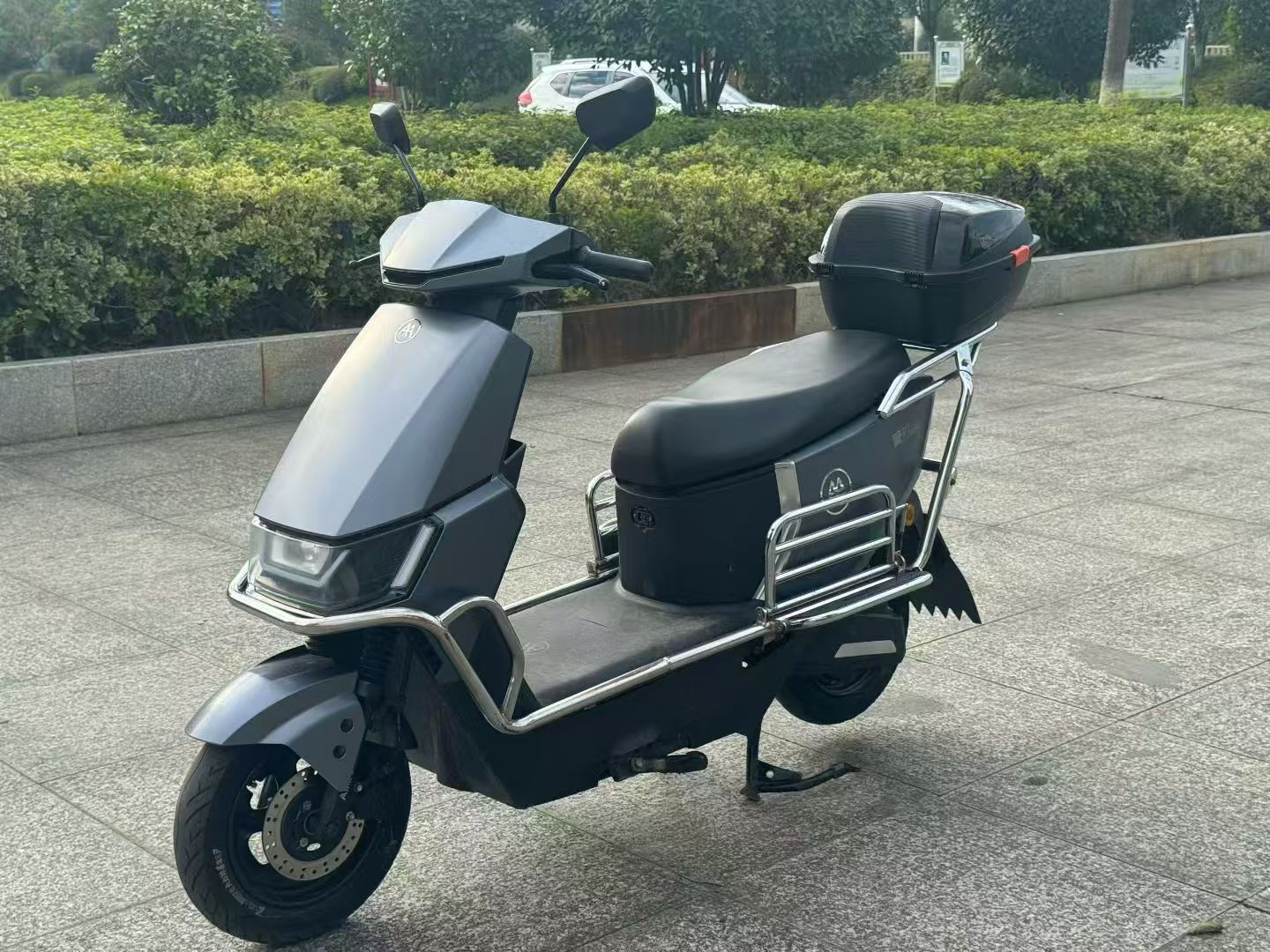 绿佳电动车，劲大跑得远，96V 8个电池，全系原装