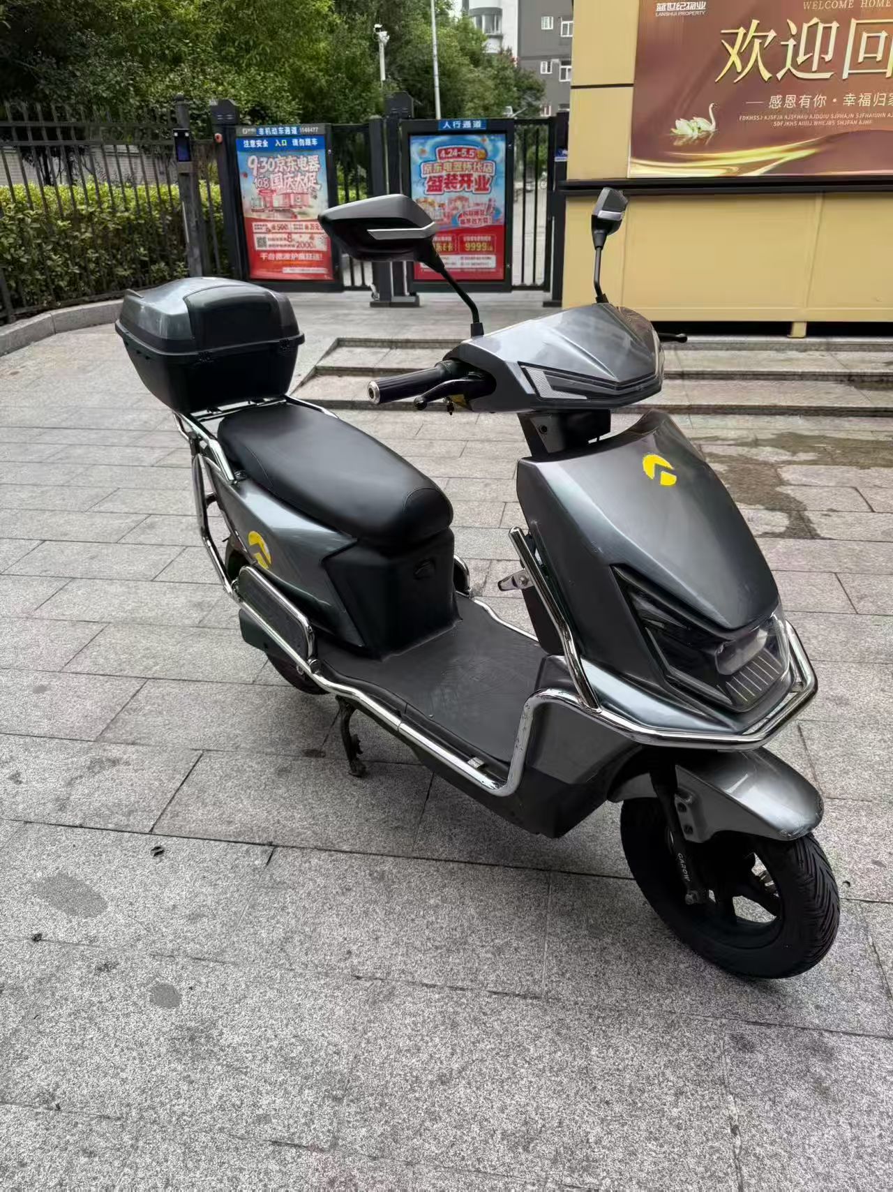 金箭72伏鹰款绿牌车