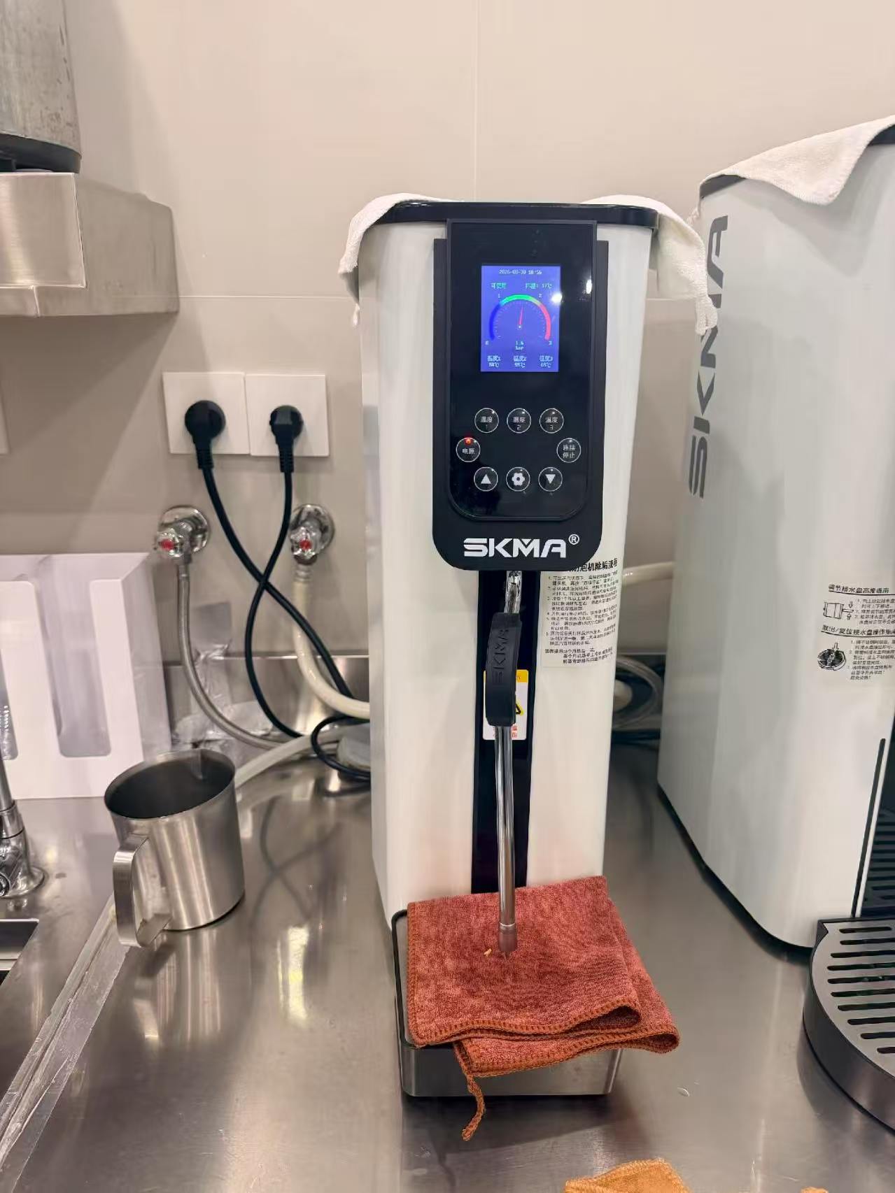 奶茶店整套设备俱全，全是高端品牌系列的