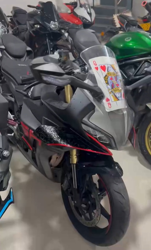 24年24款450sr-s单摇臂，带点子快排，13000公里，必须过户，车况完美