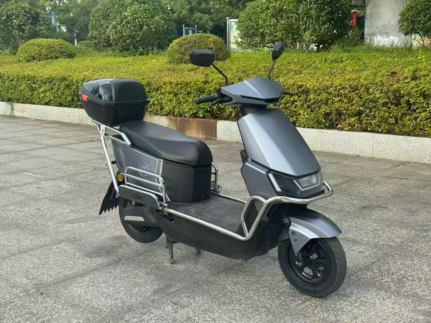 绿佳电动车，劲大跑得远，96V 8个电池，全系原装