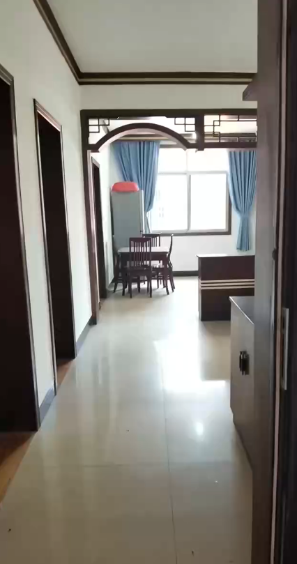 中心市场人民路小学旁,三房两厅两卫出租