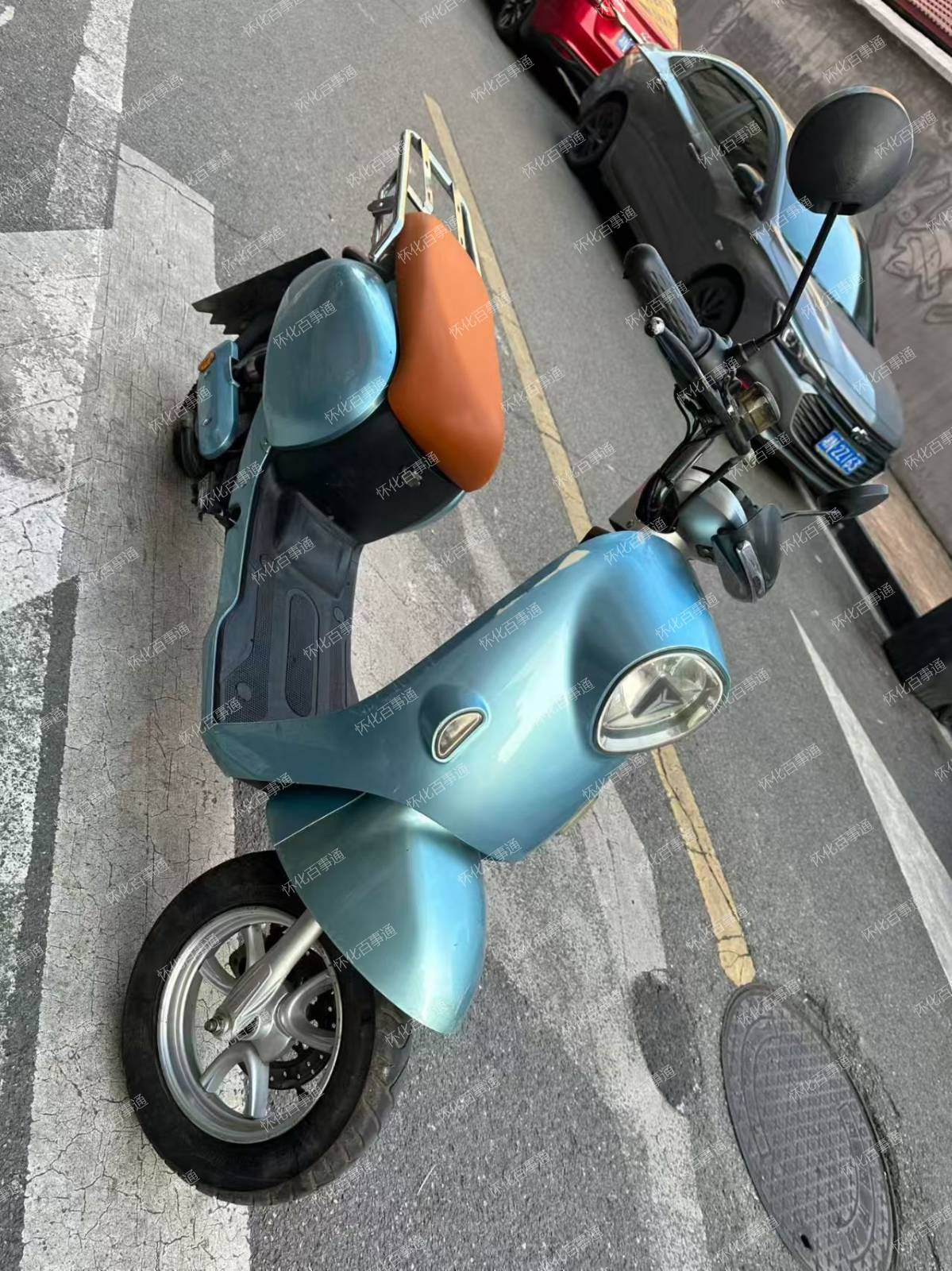 要便宜绿牌车的看过来，成色看图，电瓶不错，能跑三四十公里，72V，6个电瓶，价格便宜，只要999元！不议价