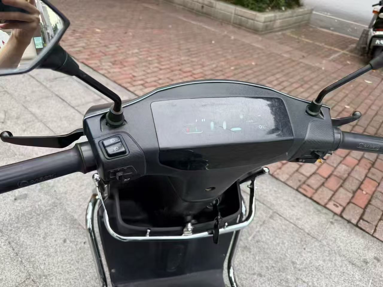 金箭72伏鹰款绿牌车