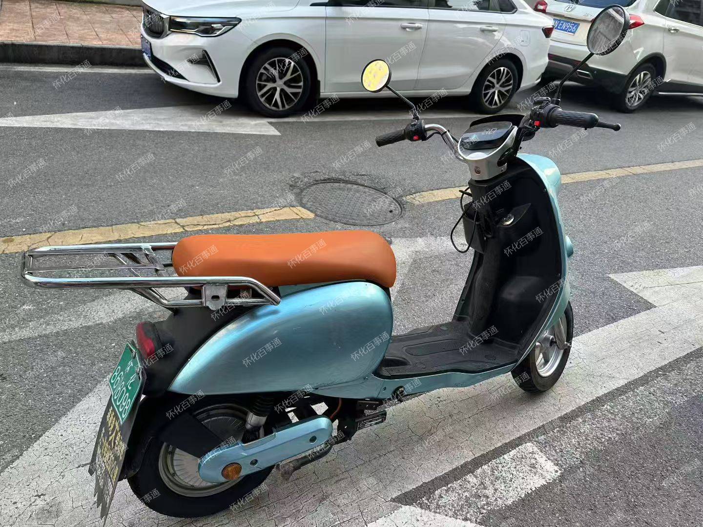 要便宜绿牌车的看过来，成色看图，电瓶不错，能跑三四十公里，72V，6个电瓶，价格便宜，只要999元！不议价