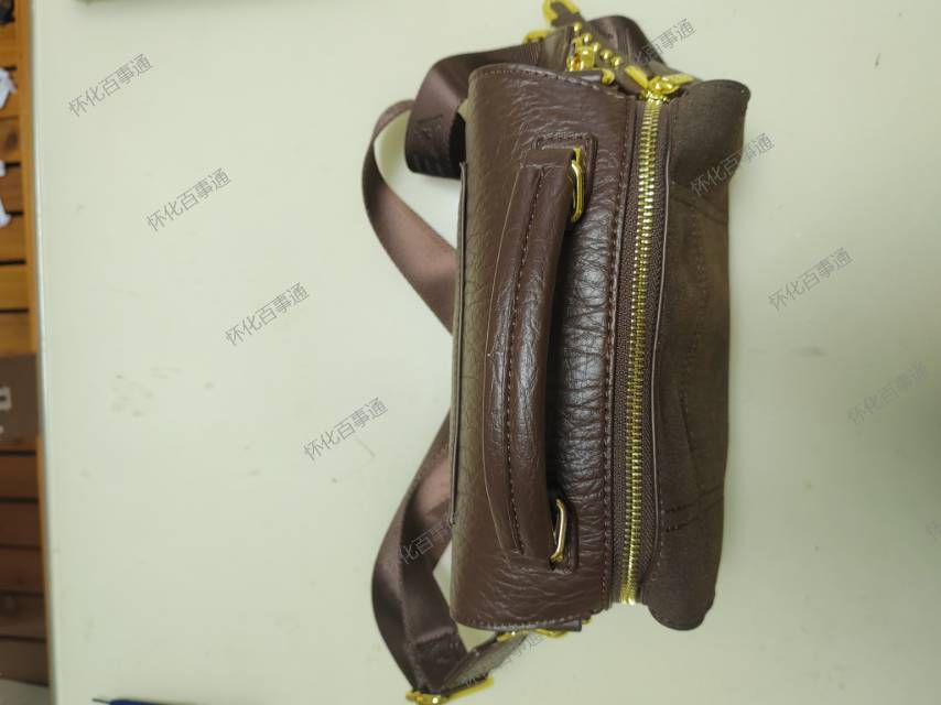 CUWLEA深棕宽肩带斜挎包
