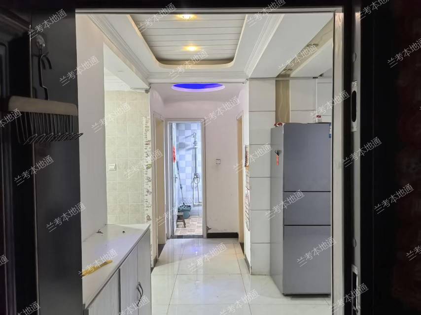 妇幼旁，新一高附近整租。南北通透拎包入住，床空调沙发桌椅都有。随时看房