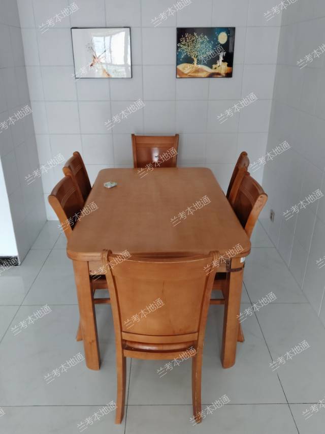 兰考县文体路公园首府小区 三室两厅两卫，有地暖，房屋干净整洁。