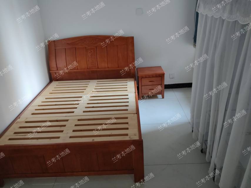 兰考县文体路公园首府小区 三室两厅两卫，有地暖，房屋干净整洁。