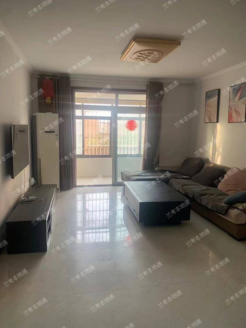 兰庭公馆三室两厅一厨一卫紧邻实验小学，兴兰中学，兰阳七小，体育场附近