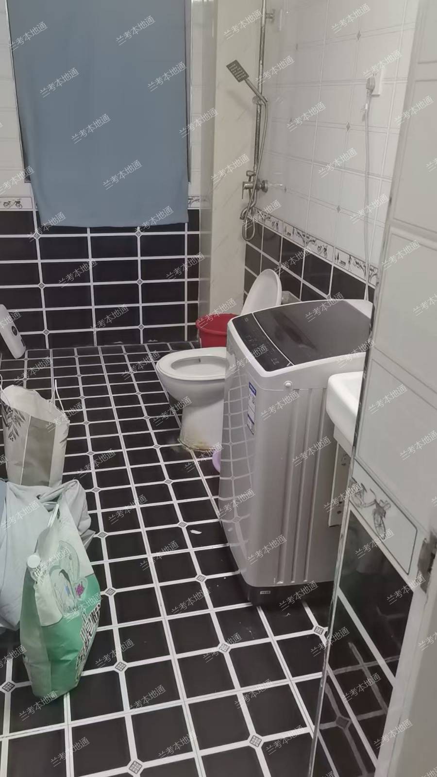 出租  三室两厅两卫一厨，家电齐全，领包入住
