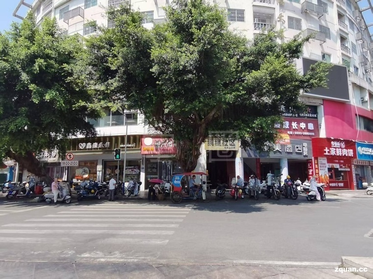 低租金可空转证照齐全临街铺面