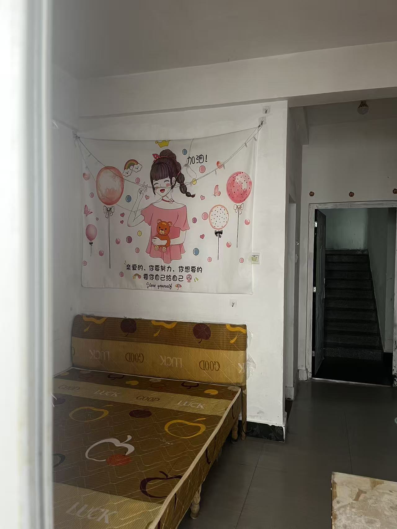 自建房单身公寓四楼出租