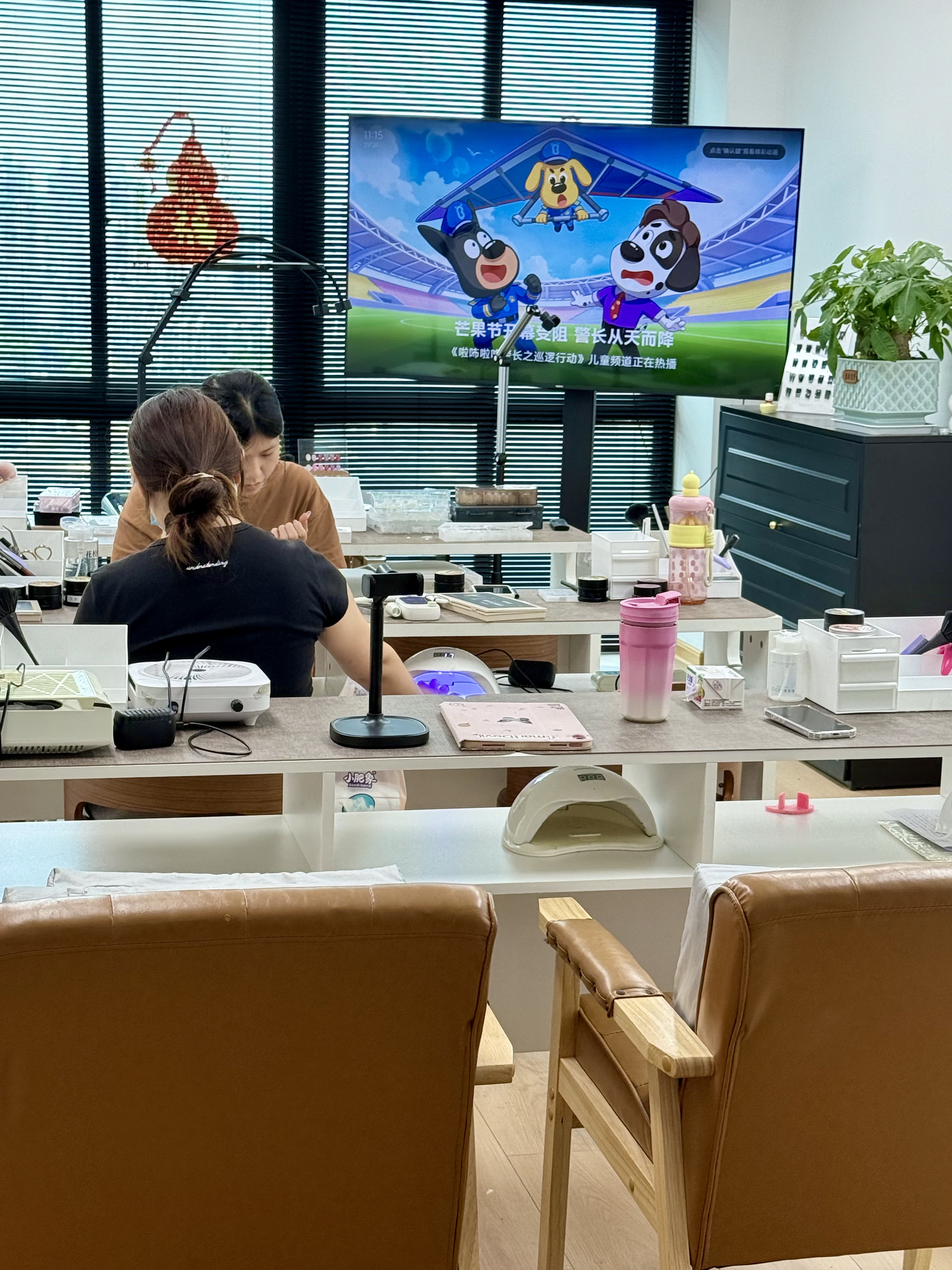 招美甲学员  前12位赠送全套花校长材料包  课时6天  手把手教学