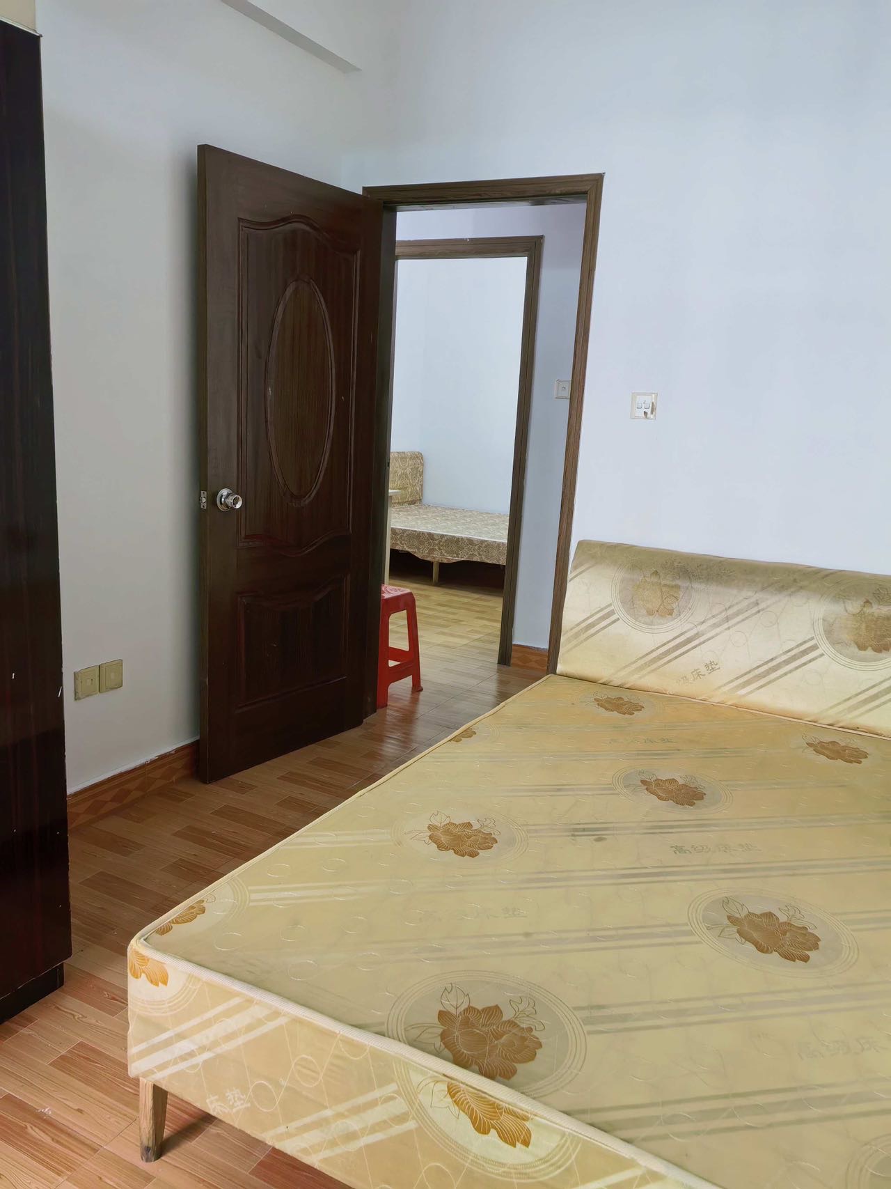 万达对面二室一厅房屋出租 ，设备齐全交通出行方便