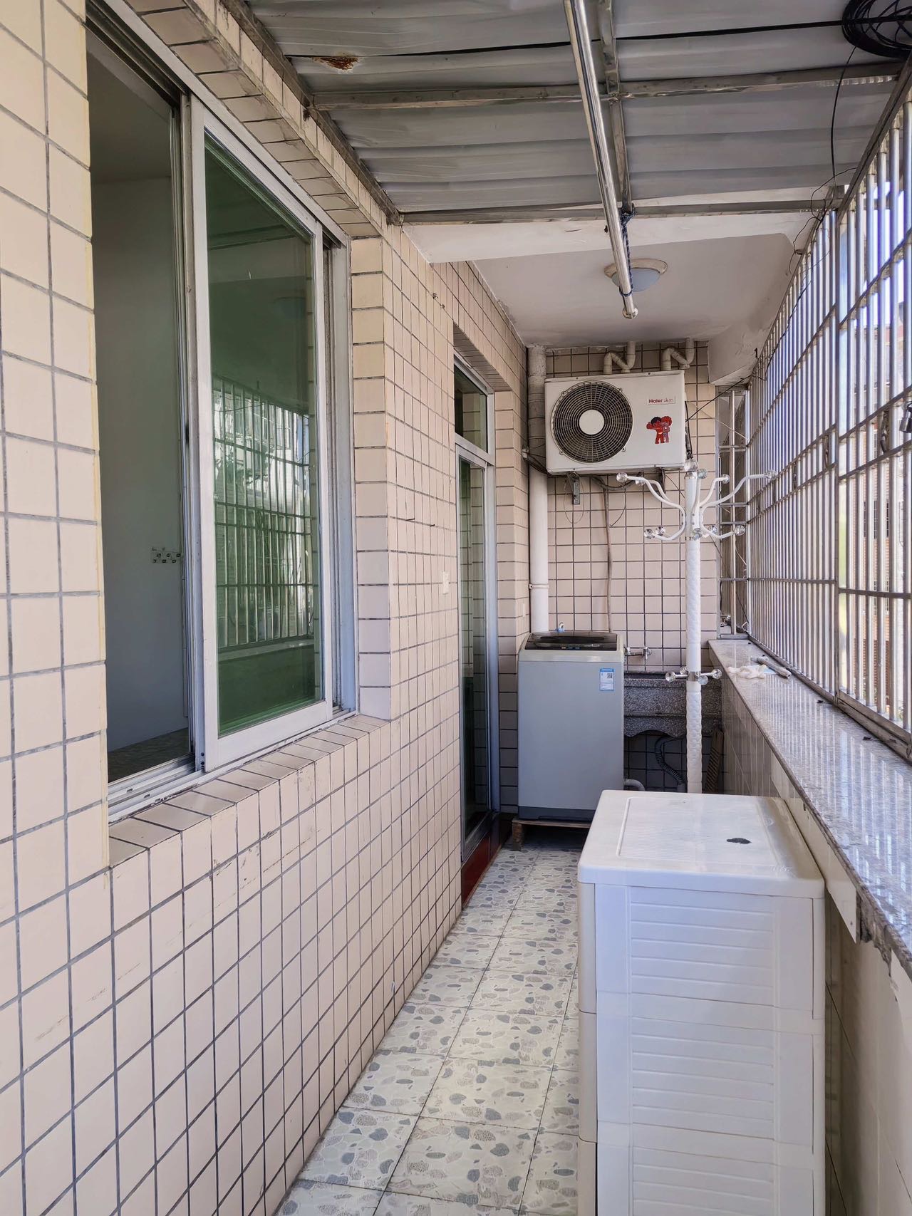 万达对面二室一厅房屋出租 ，设备齐全交通出行方便