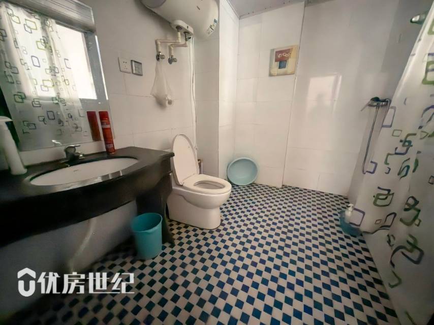 东湖豪门，1房2厅1卫