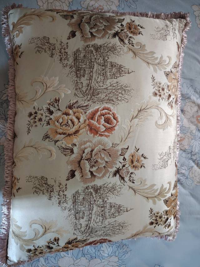 高级3D提花靠垫