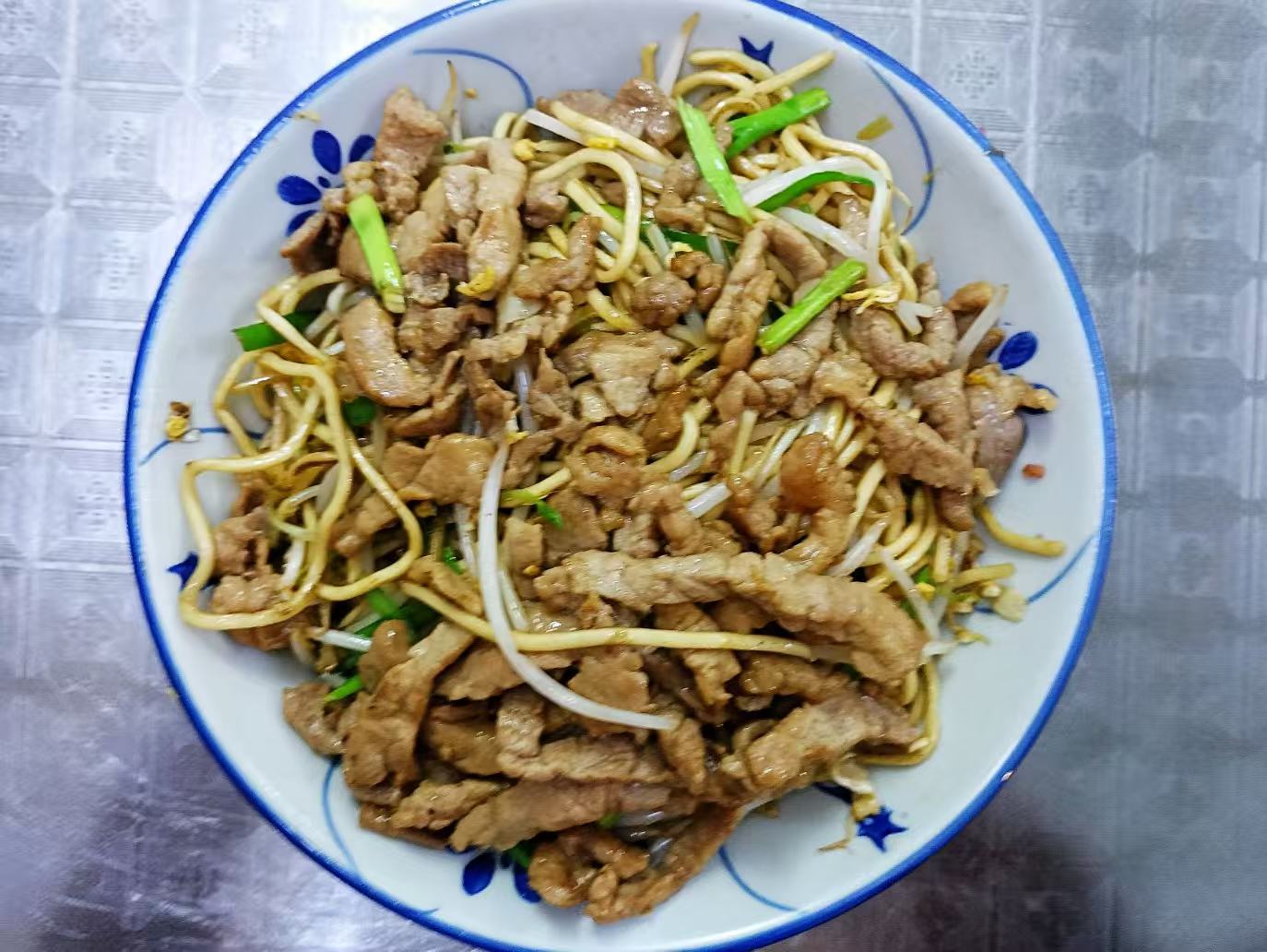 黄冈红光老牌小店 炒面香饭加炖汤 简单饶平老味道