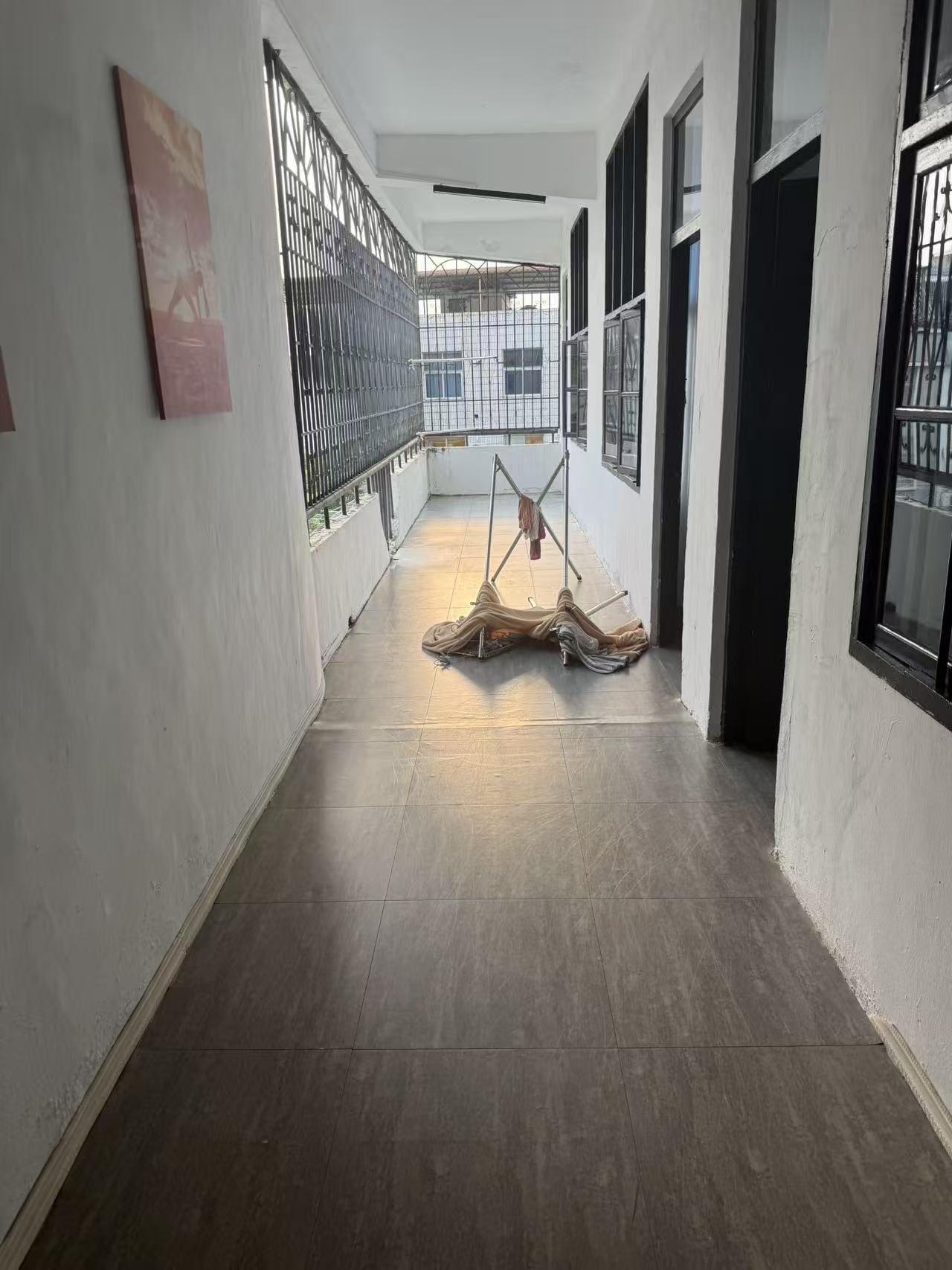 【出租】环城北路400平场地 两楼层水电齐 空间好采光足