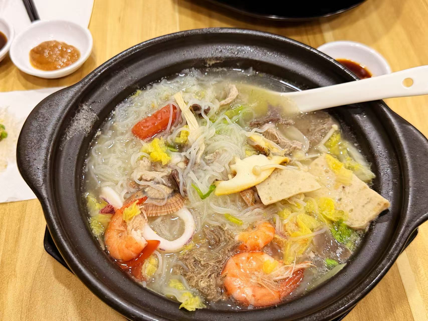 钱东桥头砂锅店 现煮锅气十足 深夜一口热乎超治愈
