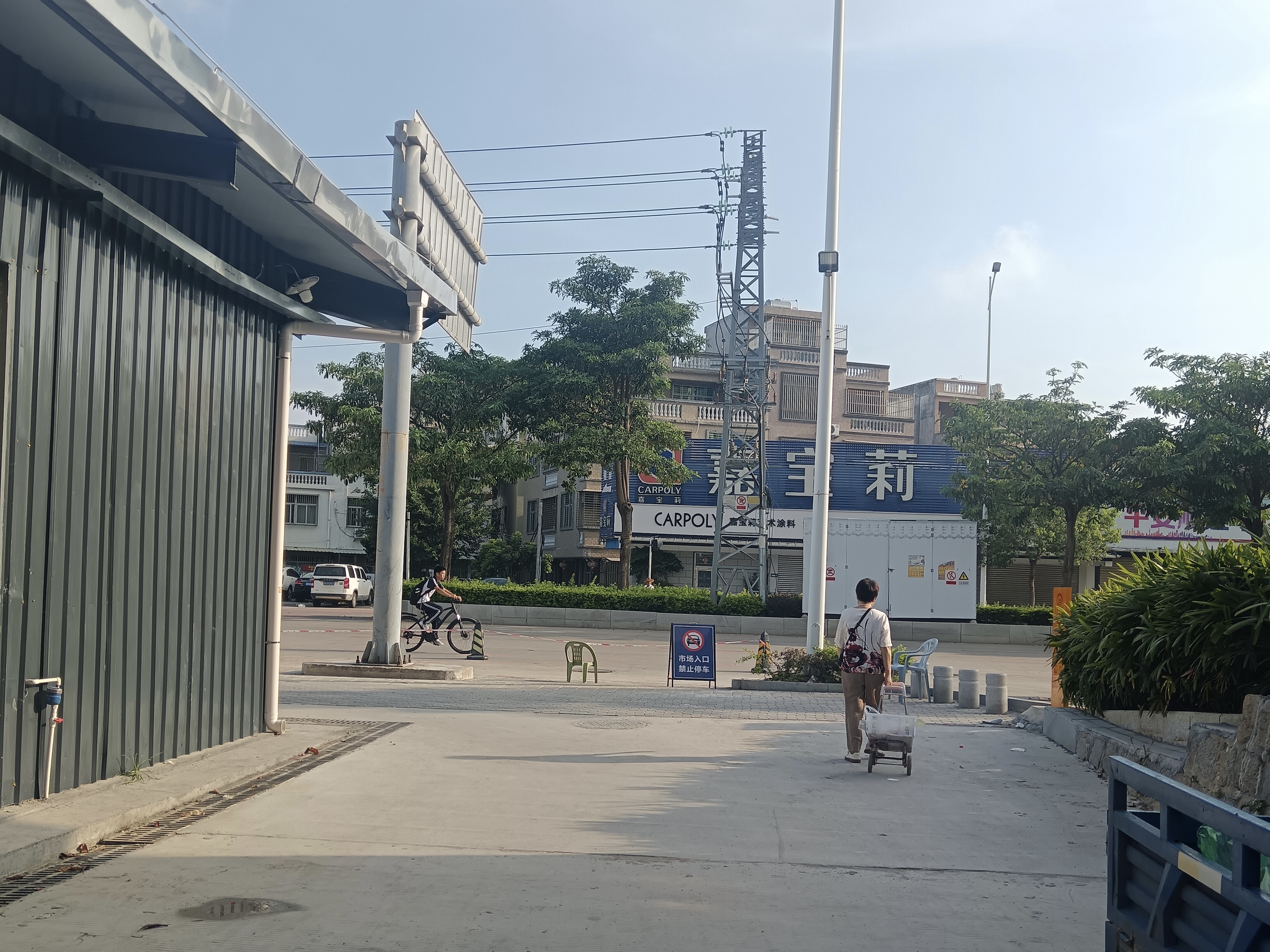 【旺铺出租】新合菜市相邻两门铺 临街主干道旁 成色新地段好