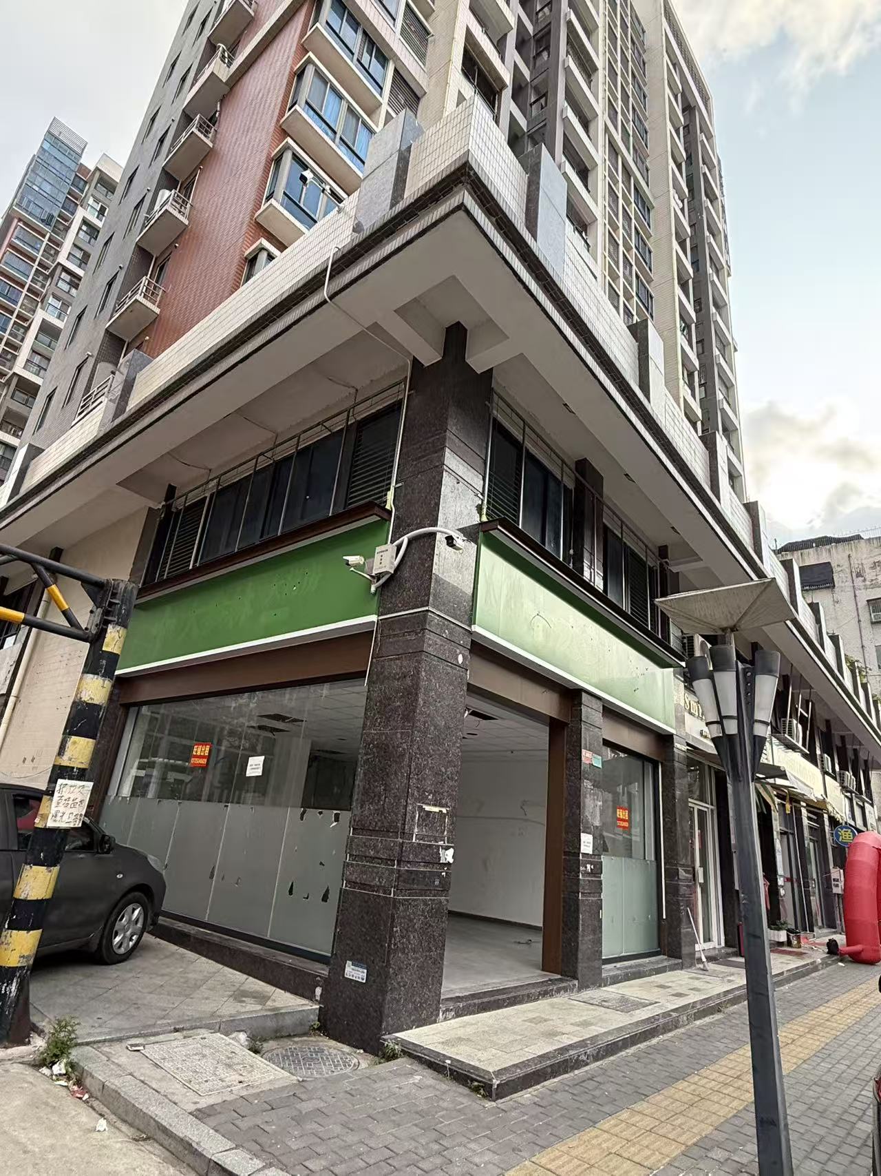 【出租】寨上临街双层135m²旺铺 地段醒目硬装齐全 多业态可适配