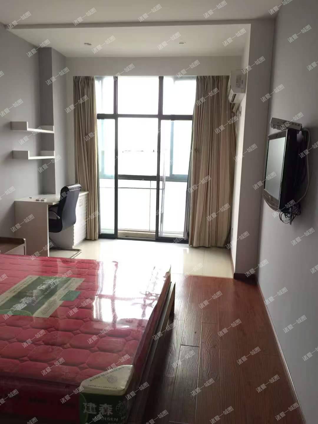 新世纪小学对面一室一厅，二室一厅，精装修出租