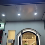 位于莫愁大道老中百对面黄廷酒店旁女装店转...