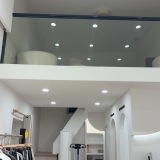位于莫愁大道老中百对面黄廷酒店旁女装店转...